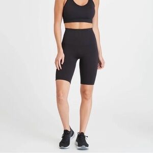 SPANX Black Look At Me Now Seamless Bike Shorts High Rise Size XL Ultra Soft